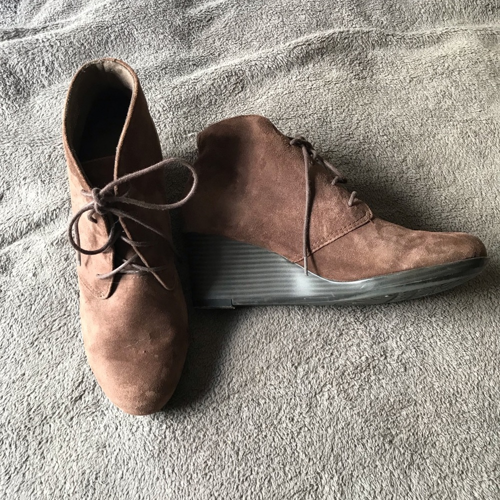 Clarks wedge suede ankle boots bootie